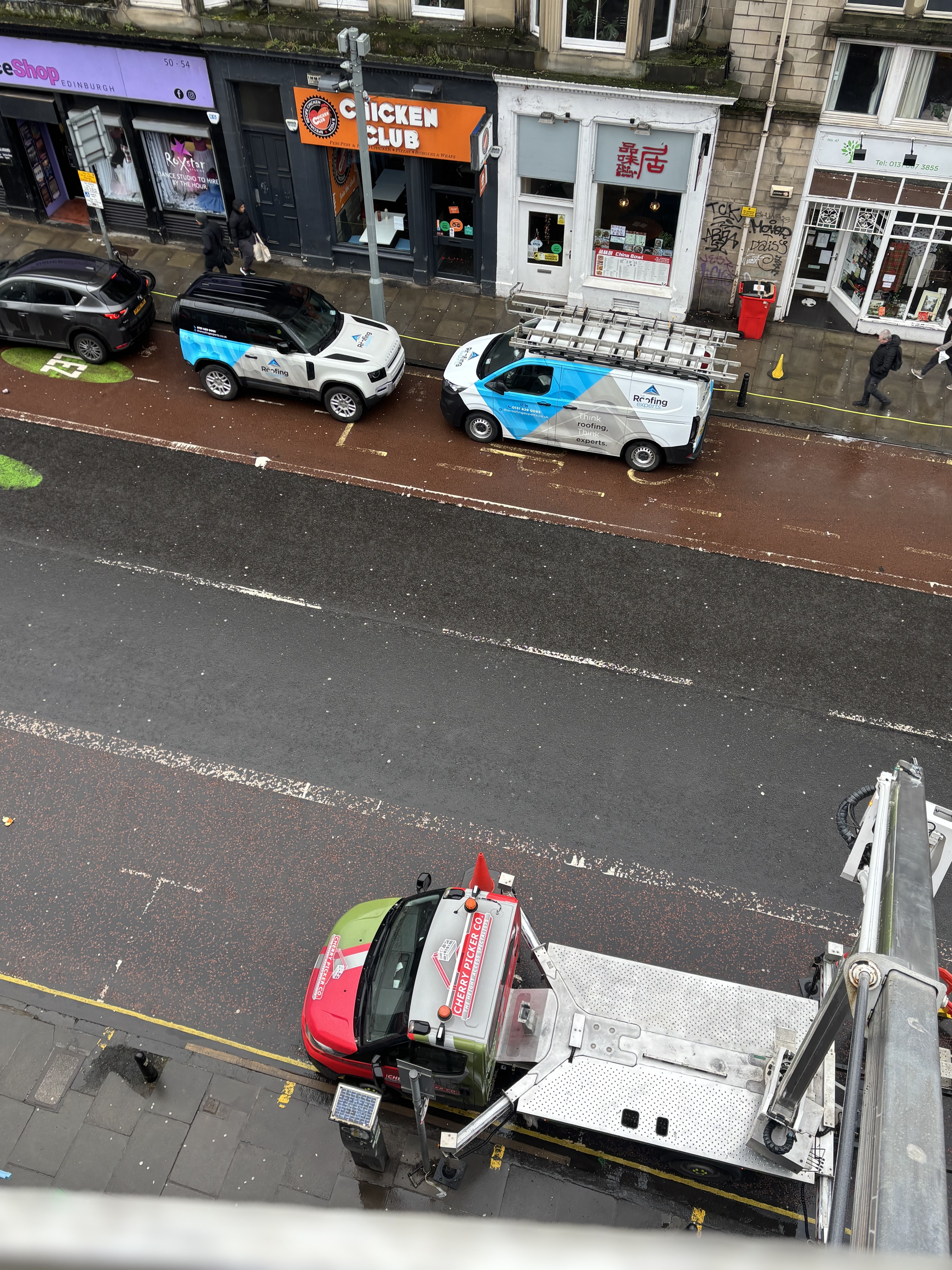Cherry Picker Co truck at Edinburgh property